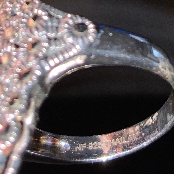 Chapal Zenray Vintage Sterling Silver, Marcasite & Garnet Ring - Picture 8 of 8